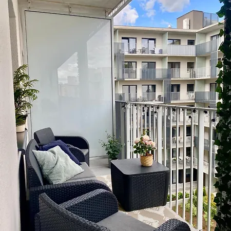 Grey House + Free Parking Апартаменты Вроцлав