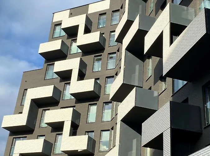 Grey House + Free Parking Apartment *