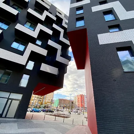 Grey House + Free Parking Вроцлав