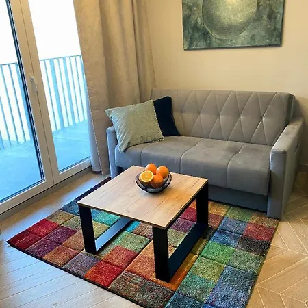 Grey House + Free Parking Апартаменти