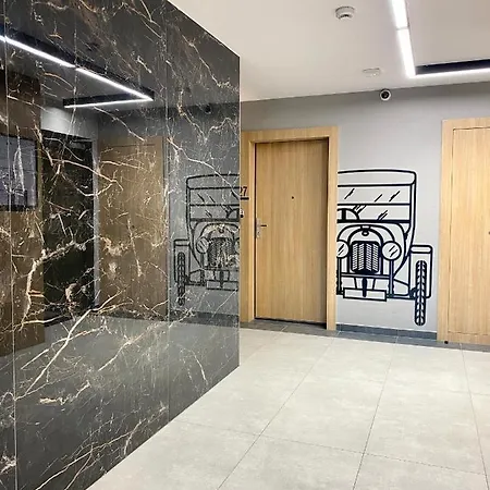 Grey House + Free Parking Апартаменти Вроцлав