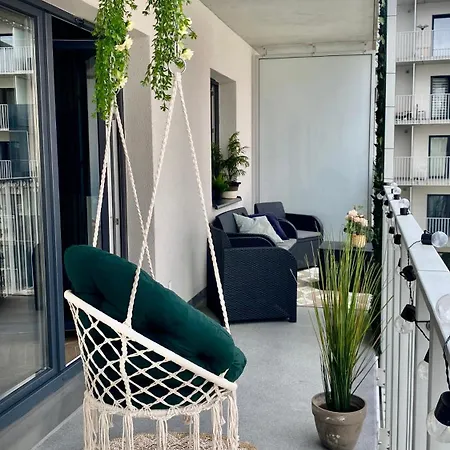 Grey House + Free Parking *