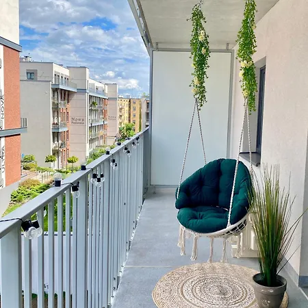 Grey House + Free Parking Вроцлав